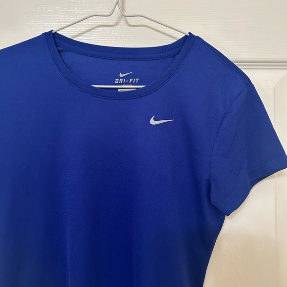 Nike Dri Fit Navy T-Shirt - Picture 2 of 5